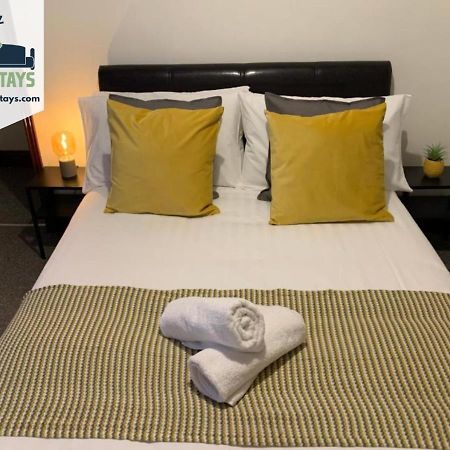 Rodsley - 2 Bedroom 1St Floor Flat Free Parking Wifi And Netflix غيتْسْهيد المظهر الخارجي الصورة