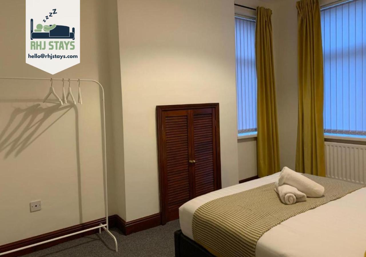 Rodsley - 2 Bedroom 1St Floor Flat Free Parking Wifi And Netflix غيتْسْهيد المظهر الخارجي الصورة