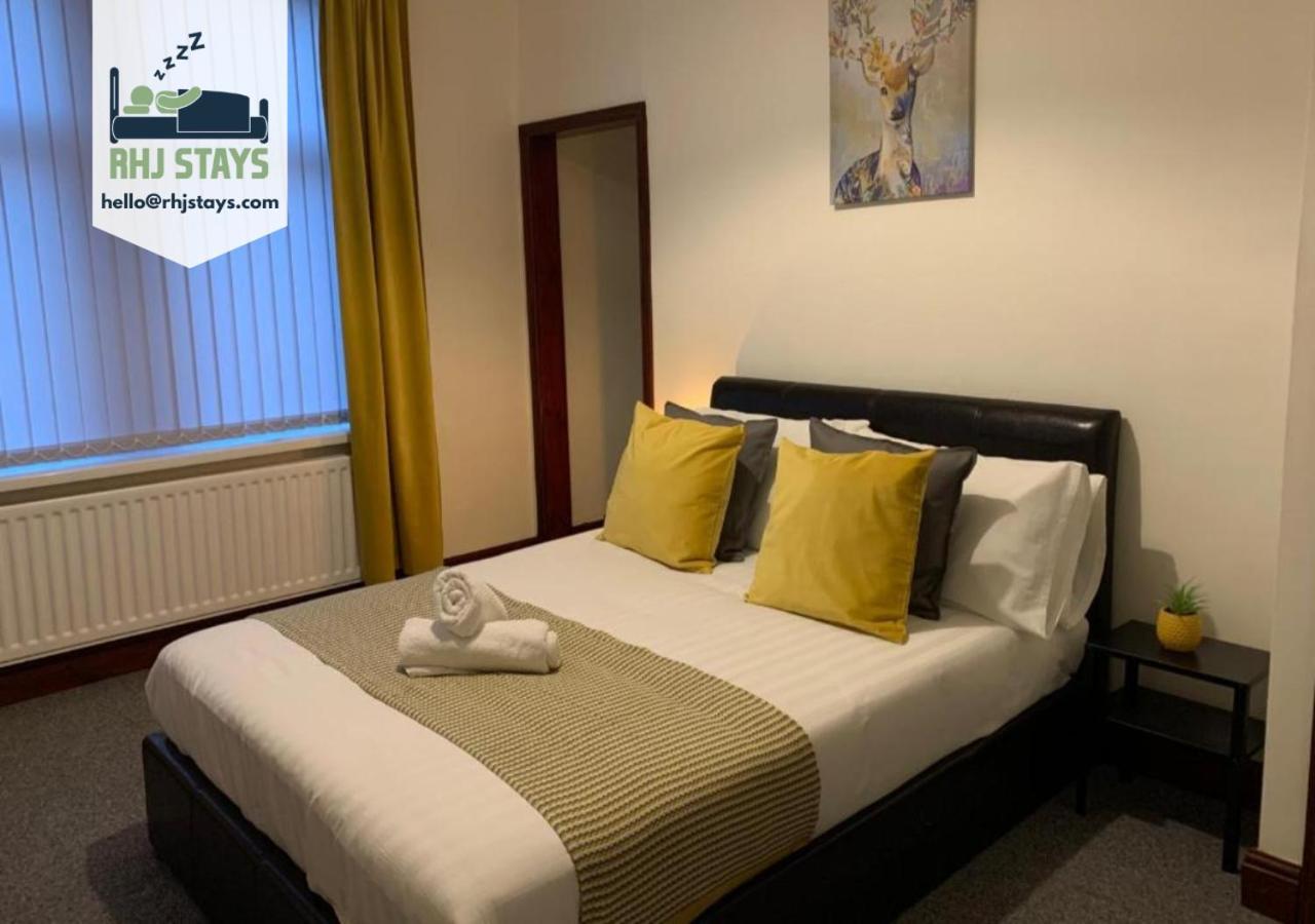 Rodsley - 2 Bedroom 1St Floor Flat Free Parking Wifi And Netflix غيتْسْهيد المظهر الخارجي الصورة