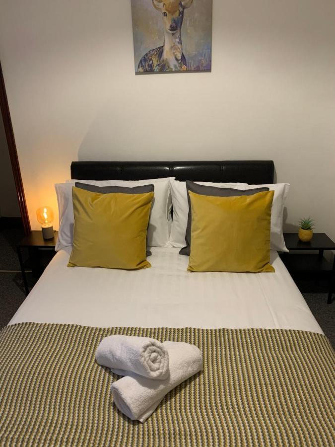 Rodsley - 2 Bedroom 1St Floor Flat Free Parking Wifi And Netflix غيتْسْهيد المظهر الخارجي الصورة